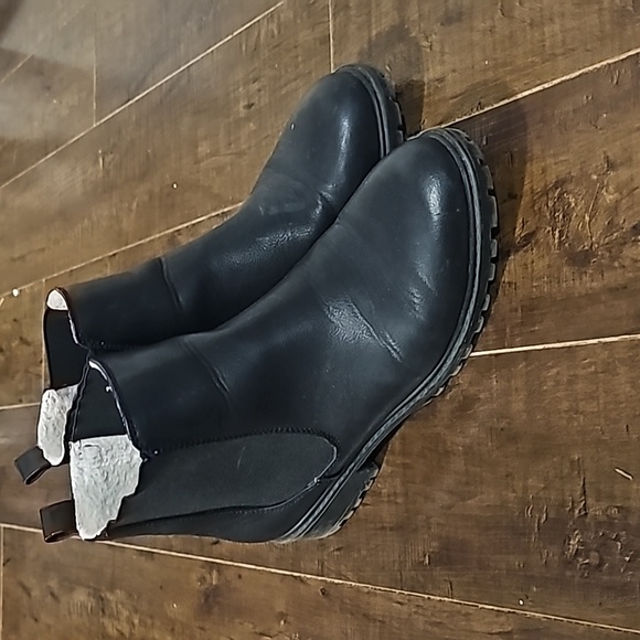 Short boot - Picture 1 of 3